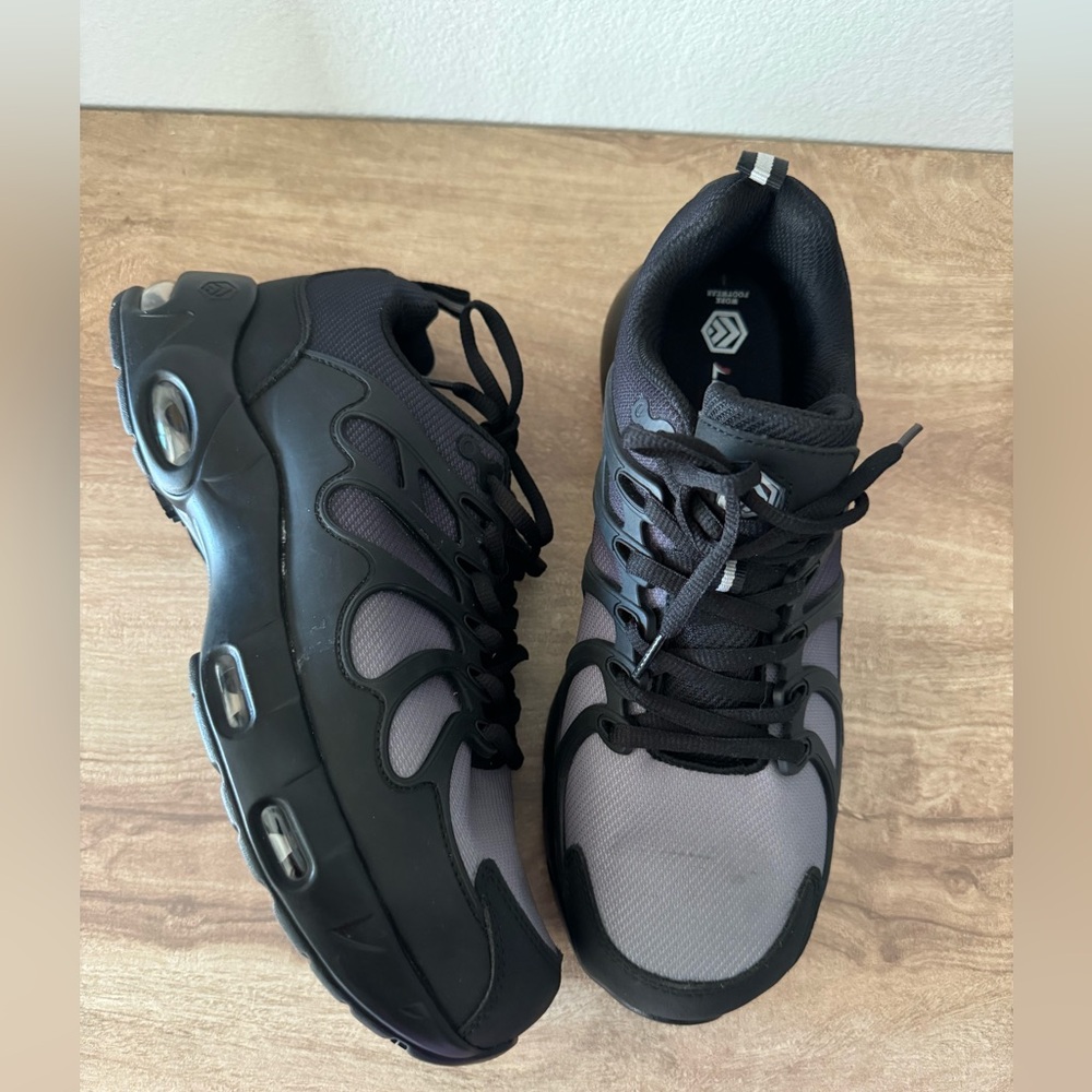 Larnmern Men's Steal Toe Non-Slip Work Shoes NWOT  Black & Grey Men’s 8.5